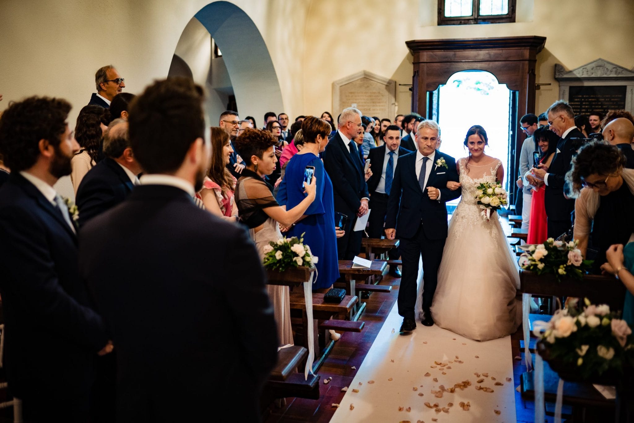 Fotografo Fotografia di Matrimonio Abbazia Santo Spirito Villa Giannone Cerimonia Nozze ingresso sposa