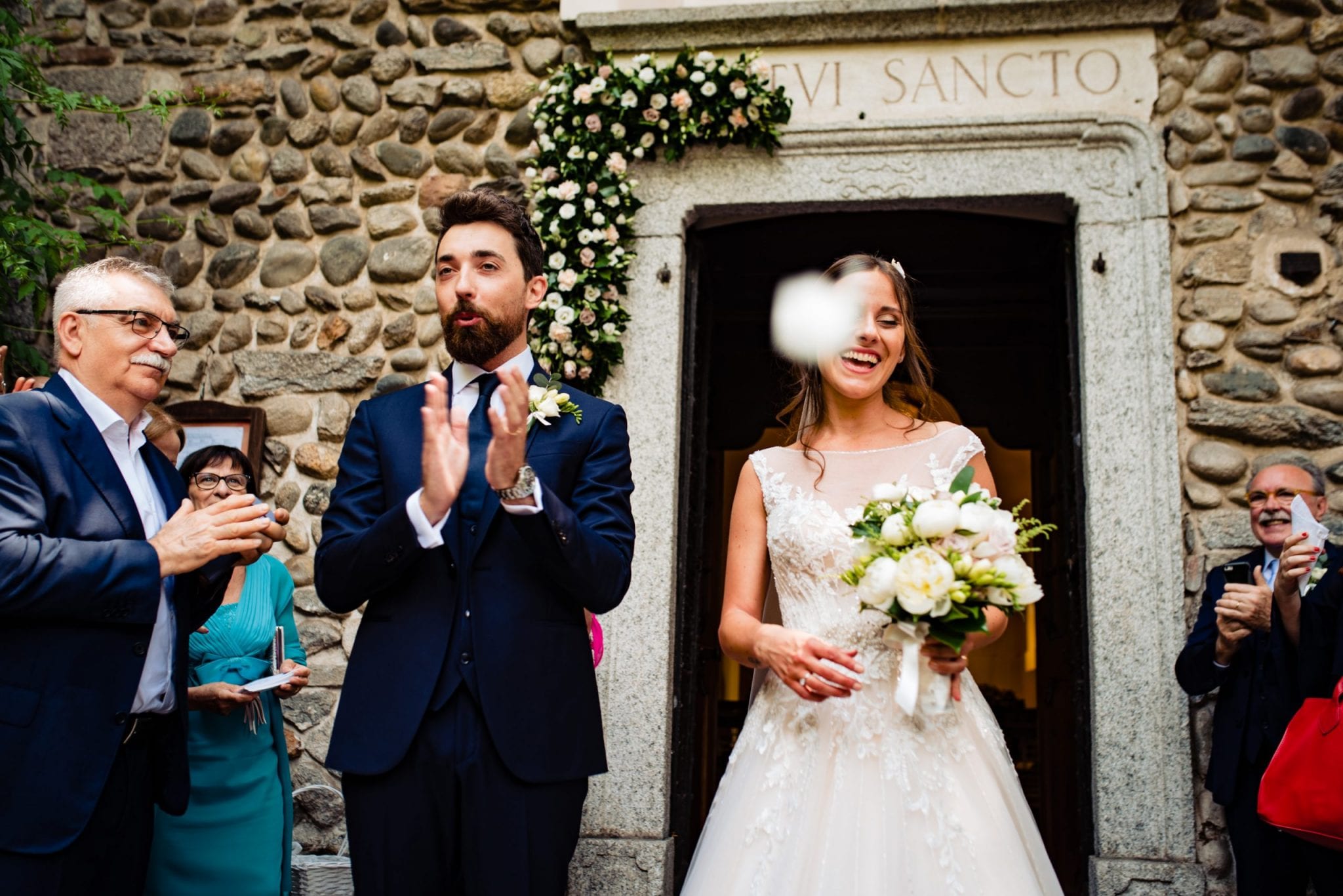 Fotografo Fotografia di Matrimonio Abbazia Santo Spirito Villa Giannone Rito Nozze uscita chiesa sposi