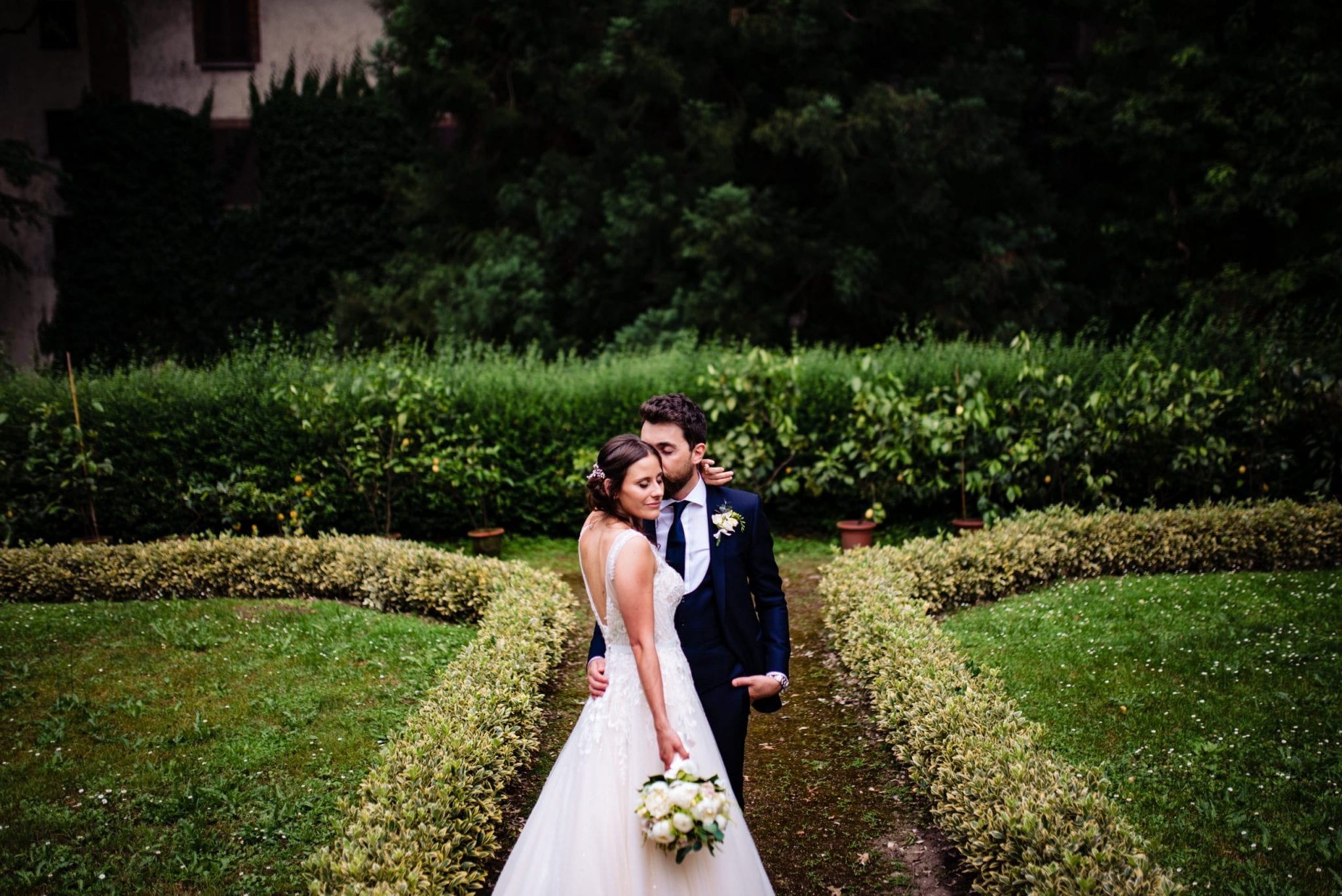 Fotografo Fotografia di Matrimonio Abbazia Santo Spirito Villa Giannone Ritratti intimi e moderni sposi