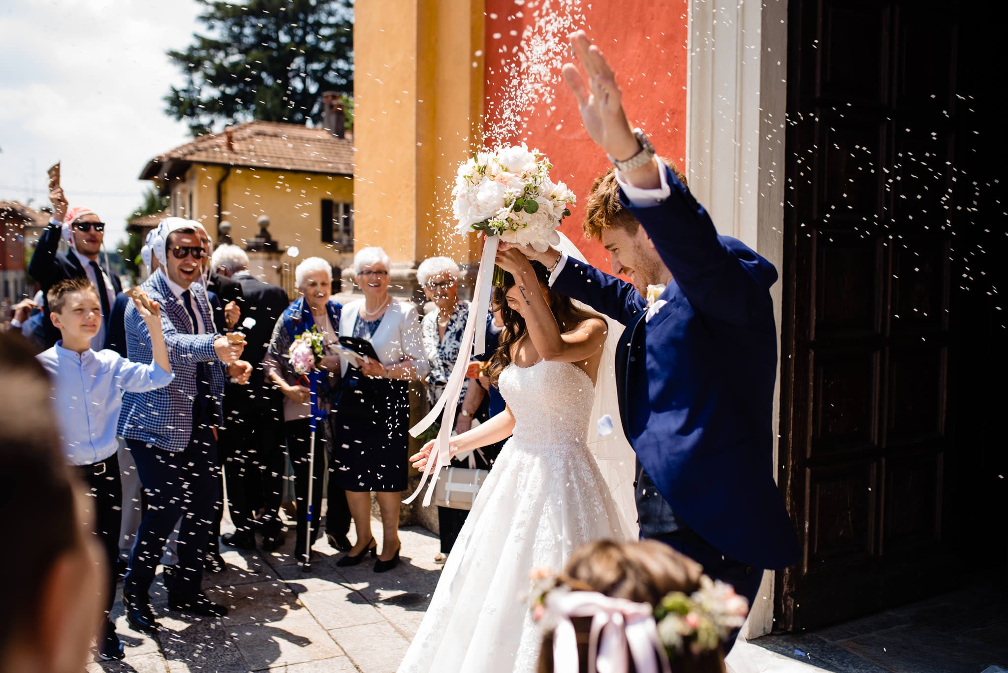 Paolo Lamperti Fotografo Elegante Matrimonio Tenuta La Quassa Cerimonia lancio riso
